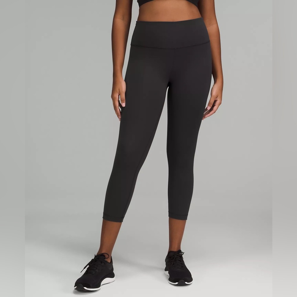 Lululemon Wunder Train High Rise Crop 23”. Black. Size 8.